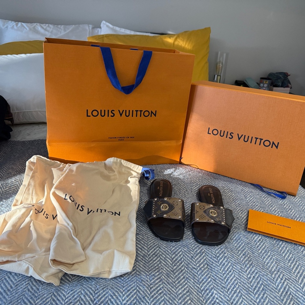 Louis Vuitton slides size 37